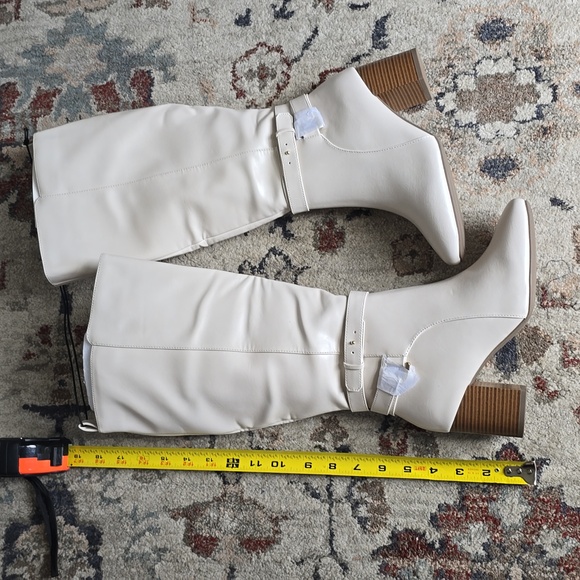 LIZ CLAIBORNE WOMEN'S CREAM HIGH ZIP WIDE WIDTH & WIDE CALF BOOTS SIZE 6 WIDE - Picture 7 of 14